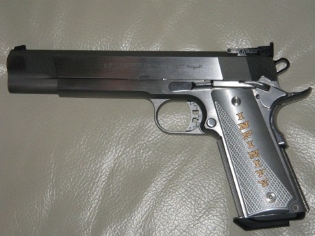 Sin lugar a dudas la pistola 9mm mas precisa de todos los tiempos es la SIG P210. Es imbatible en precisión 130