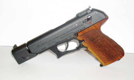 Sin lugar a dudas la pistola 9mm mas precisa de todos los tiempos es la SIG P210. Es imbatible en precisión 140