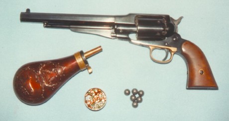 Buenas gente, los saludo desde Argentina, los encontre buscando información sobre un revolver que esta 30