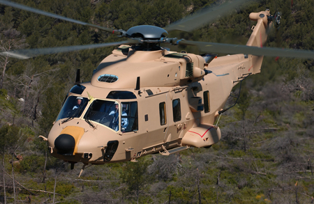 hola a todos si os dieran la oportunidad de volar con un helicoptero de combate cual eligiriais yo en 60