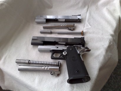 Como digo en el titulo del anuncio,vendo o cambio pistola SPS Standard 
con dos calibres 9 m/m y .45 ACP 40