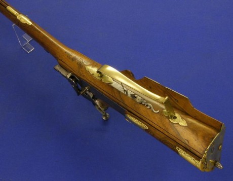 Voy a colocar unas fotos de un arma larga alemana de llave de mecha del siglo XVI. 150