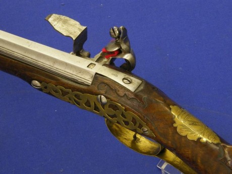 Voy a colocar unas fotos de un arma larga alemana de llave de mecha del siglo XVI. 01