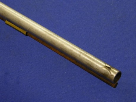 Voy a colocar unas fotos de un arma larga alemana de llave de mecha del siglo XVI. 12