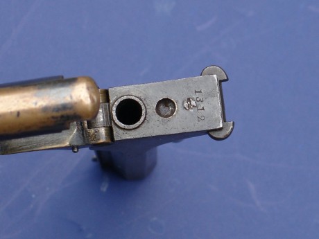 Necesito ayuda para identificar este revolver ya que no encuentro ninguno similar.

Gracias 160
