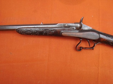 Buenas tardes. Agradecería que me dijeran qué tipo de armas son estas que van adjuntas en las fotos, pués 40