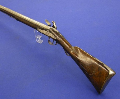 Voy a colocar unas fotos de un arma larga alemana de llave de mecha del siglo XVI. 22