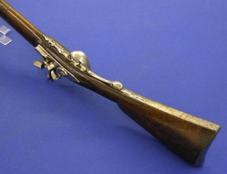 Voy a colocar unas fotos de un arma larga alemana de llave de mecha del siglo XVI. 30