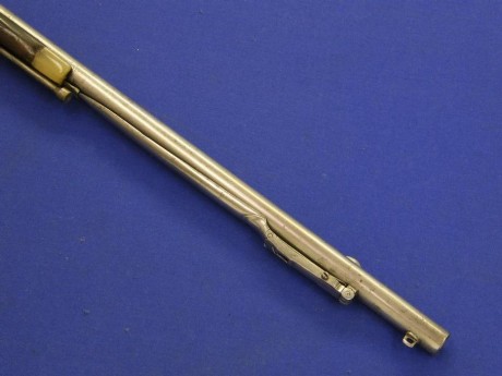 Voy a colocar unas fotos de un arma larga alemana de llave de mecha del siglo XVI. 42