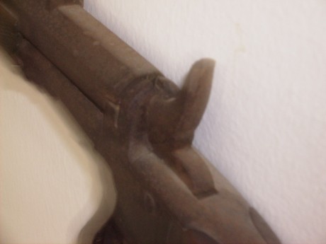 Buenas tardes. 
Hace unos días publiqué un post pidiendo su colaboración para identificar este arma.
Pongo 02