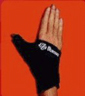 :oops: 

Cuando cargo la escopeta repetidora me lastimo el dedo pulgar. ¿Existe algún tipo de protección 70