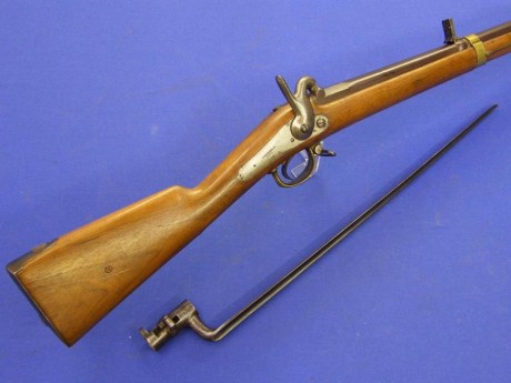 Voy a colocar unas fotos de un arma larga alemana de llave de mecha del siglo XVI. 50