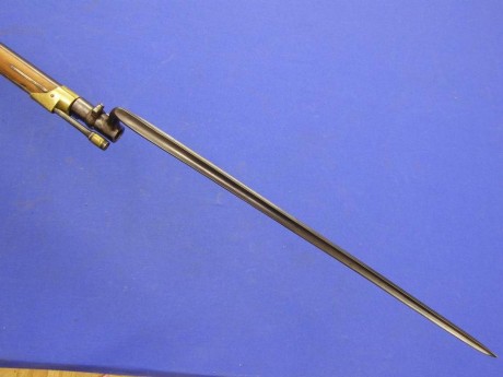 Voy a colocar unas fotos de un arma larga alemana de llave de mecha del siglo XVI. 61