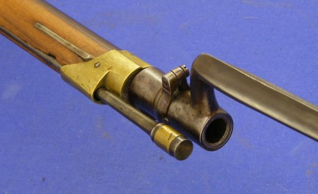 Voy a colocar unas fotos de un arma larga alemana de llave de mecha del siglo XVI. 72