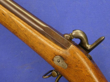 Voy a colocar unas fotos de un arma larga alemana de llave de mecha del siglo XVI. 71