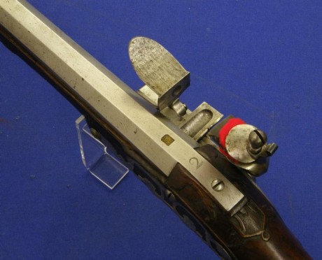 Voy a colocar unas fotos de un arma larga alemana de llave de mecha del siglo XVI. 131