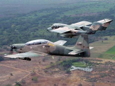 recientemente han salido numerosas noticias sobre el gran interés de la USAF y la USN, por aviones ligeros 100