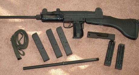 Hola,¿hay tiradas de ipsc con rifle? ¿se podria hacer con una uzi carbine? :ypist:  :pists:  :metra: 00