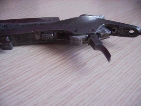 hola, quisiera me ayudarais a identificar esta pistola de salón, segun me han dicho de ppios de 1800. 02