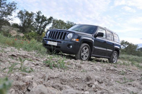 Hola amigos..
Me acaban de dar coche de empresa, por lo que vendo mi precioso 4x4 JEEP PATRIOT 2.0 CRD 01