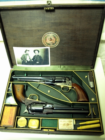  100_0521.JPG  Buenos dias a todos
En lo que llega mi arma, aquí os muestro mis achiperres  160