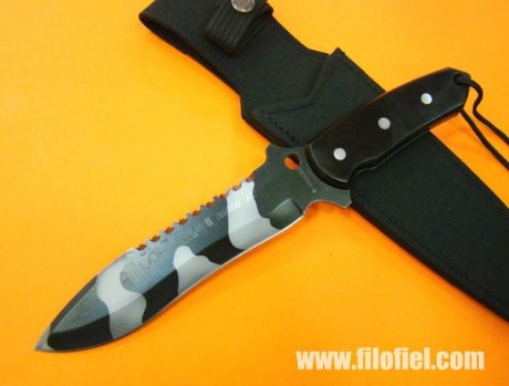Muchas son las opiniones de que si el cuchillo perfecto de supervivencia tiene que tener sierra o no.
También 150