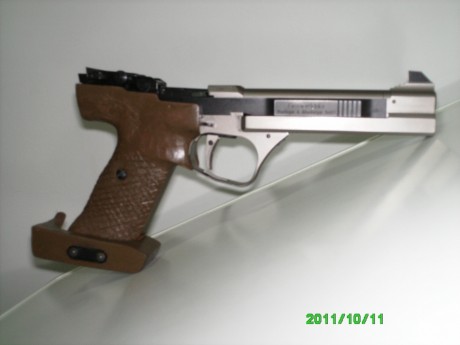 Tengo este arma desde hace dos años y de unos meses acá, noto que aún es mas precisa. No se si influirá 50