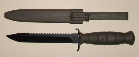 Muchas son las opiniones de que si el cuchillo perfecto de supervivencia tiene que tener sierra o no.
También 160