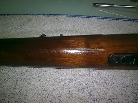 Hola.
Hace años que tengo una Cz452 Lux .22LR, y viendo fotos de otras iguales que venden aquí mismo en 02