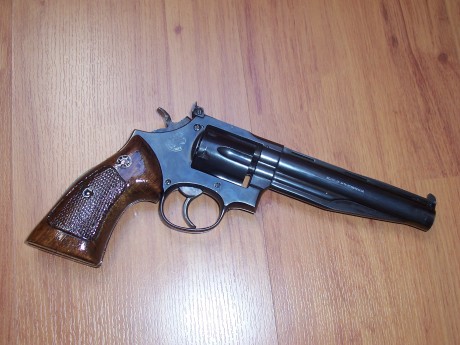 Hola,he abierto este hilo para que todos aquellos que tengais armas Españolas,podais lucirlas aqui con 50