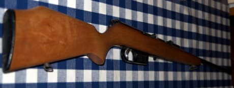 Hola compañeros el caso es que tengo una carabina  Voere Kufstein Austria-Ca.22Lr  a la cual le extravie 82