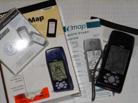 Vendo GPS Garmin eMap, con catografia topo España (basada en los mapas del ejercito), en su caja original 02
