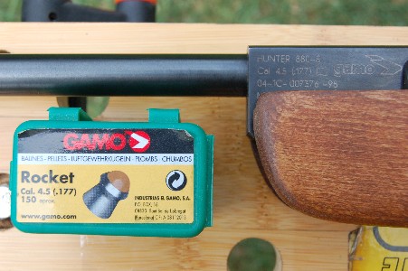 Otro experimento. 

   ¿Cuantos huevos puede romper una carabina?   

Material usado:

* Carabina GAMO 00