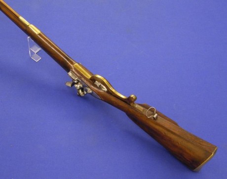 Voy a colocar unas fotos de un arma larga alemana de llave de mecha del siglo XVI. 100