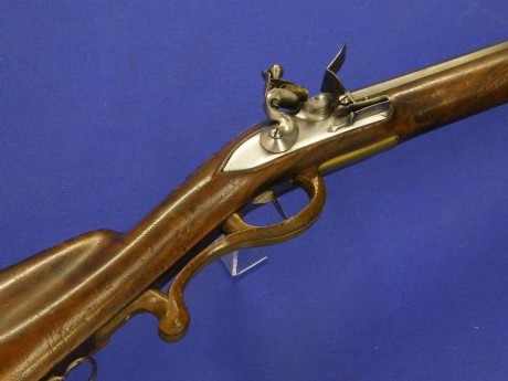 Voy a colocar unas fotos de un arma larga alemana de llave de mecha del siglo XVI. 111