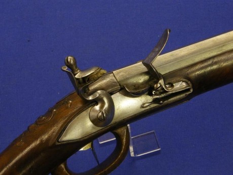 Voy a colocar unas fotos de un arma larga alemana de llave de mecha del siglo XVI. 110