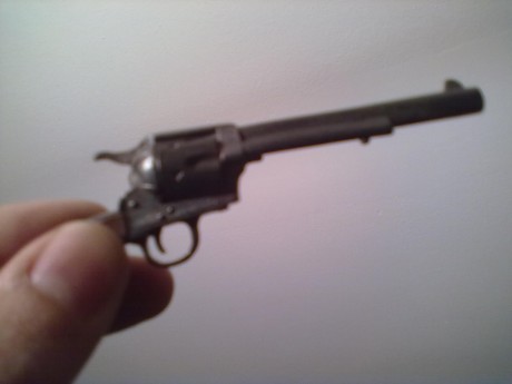 Hola, me asomo a este foro por si hubiera alguien interesado en comprar miniaturas de la famosa colección 02
