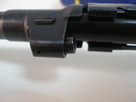Hola.

Buscando un Dragunov SVD auténtico ruso, me he tropezado con un Tokarev SVT 40, por menos de 400 01