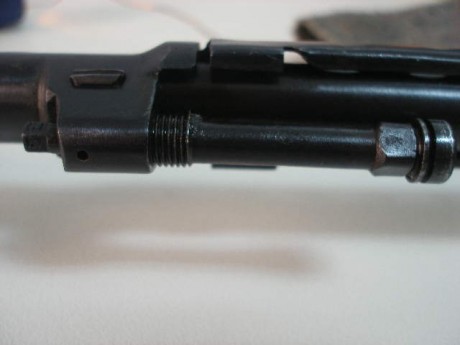 Hola.

Buscando un Dragunov SVD auténtico ruso, me he tropezado con un Tokarev SVT 40, por menos de 400 10