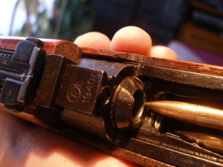 Hola.

Buscando un Dragunov SVD auténtico ruso, me he tropezado con un Tokarev SVT 40, por menos de 400 21