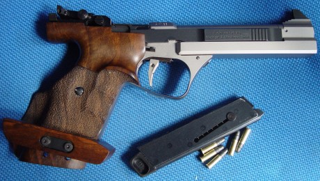 Tengo este arma desde hace dos años y de unos meses acá, noto que aún es mas precisa. No se si influirá 90