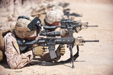 El US Army busca relevo para la carabina M-4
 
  http://www.liveleak.com/view?i=edc_1259608813 10
