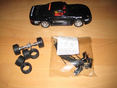 Vendo Porsche 959 para Scalextric SCX con traccion a las 4 ruedas y luces.
Solo usado para probarlo, está 11