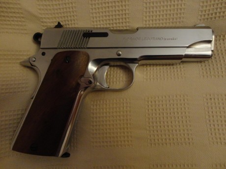 Hola,he abierto este hilo para que todos aquellos que tengais armas Españolas,podais lucirlas aqui con 51