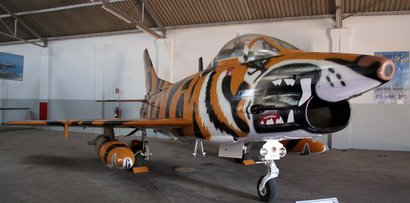 Mi avión de combate favorito es el F-22 RAPTOR; aunque tampoco me disguta nada el F-18 HORNET. Si les 101