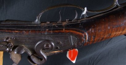 Hola, este es un arma bastante estropeada, pero ver la diferencia de otros vendedores en paginas como 40