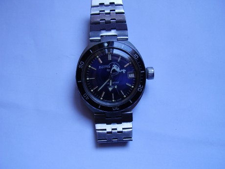 Se trata de un reloj automático de pulsera que me regalo hace tiempo un amigo que estuvo en Rusia.

He 120