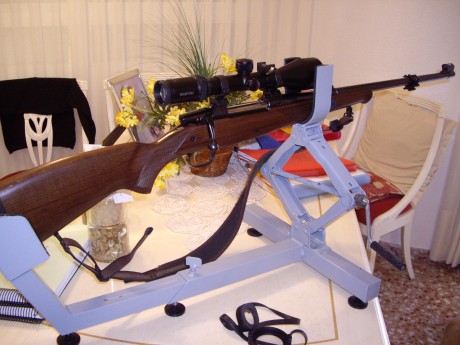 Por poco dinero y con la ayuda de un amiguete, banco de tiro para probar las armas.
Ha quedado de categoría, 01