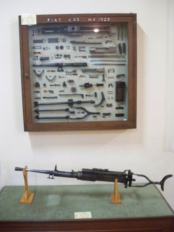 Hola, abro éste hilo para que podamos mostrar los diferentes museos militares que visitamos en España, 161