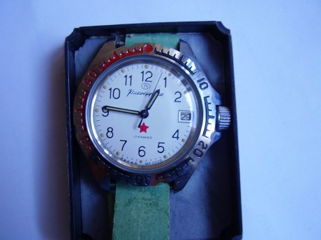 Se trata de un reloj automático de pulsera que me regalo hace tiempo un amigo que estuvo en Rusia.

He 91